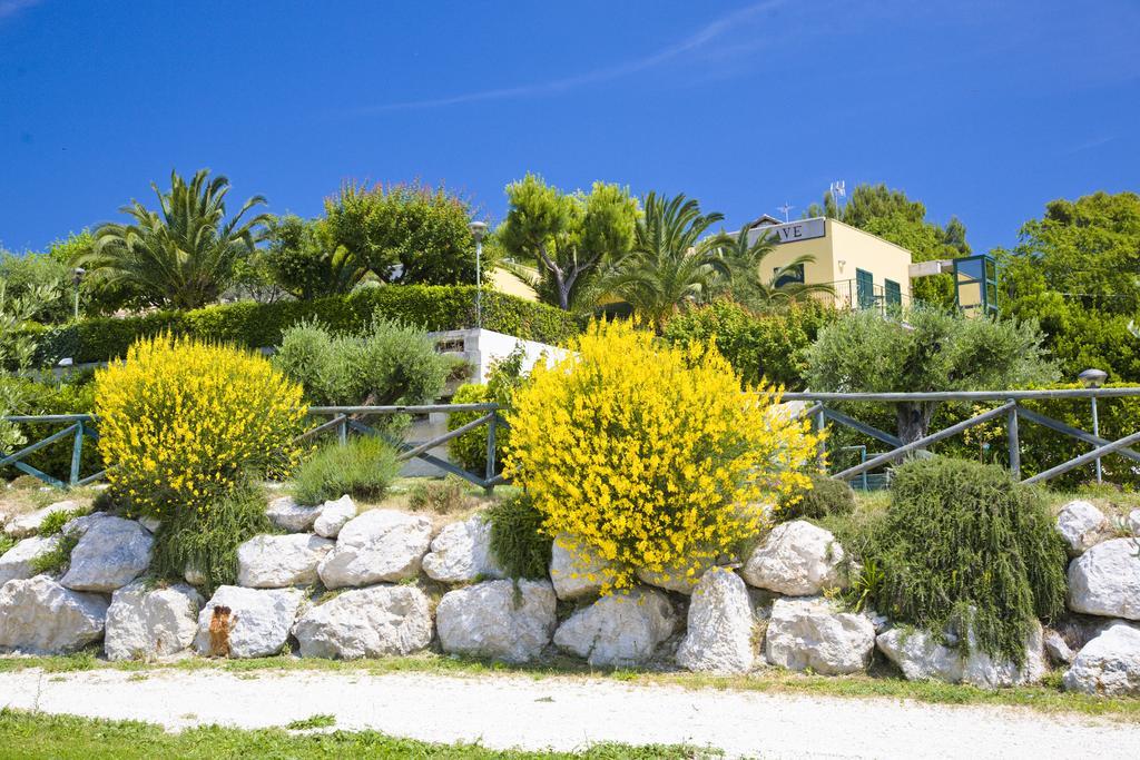 Hotel Le Cave Sirolo Dış mekan fotoğraf